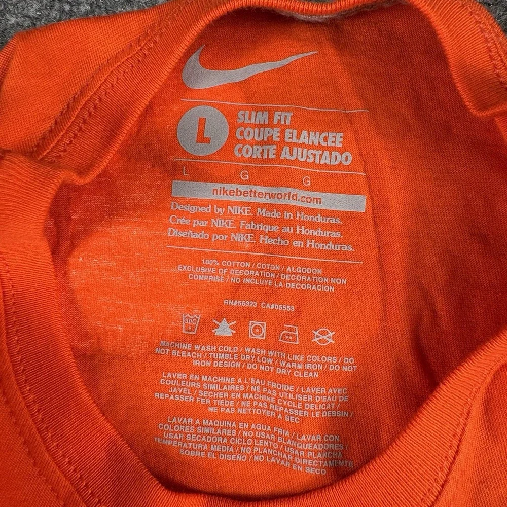 Nike women shirt